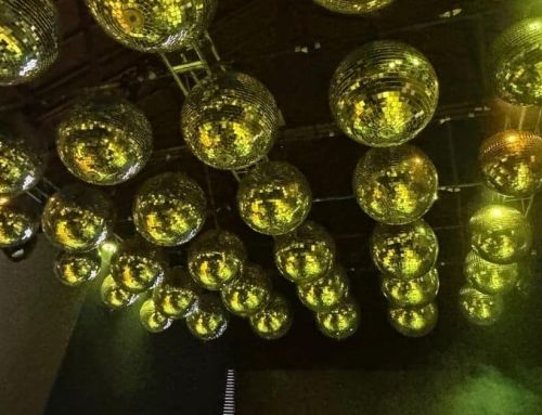 West Palm Beach Nightlife vs. Online Entertainment: Where Adults Actually Spend Their Nights